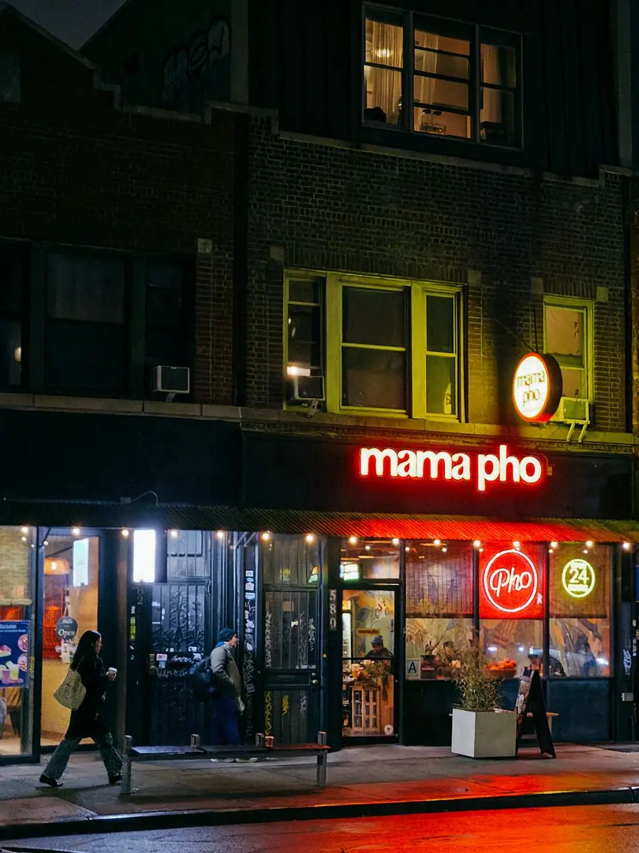 Mama Pho restaurant at night